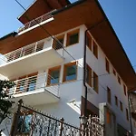 Villa Una
